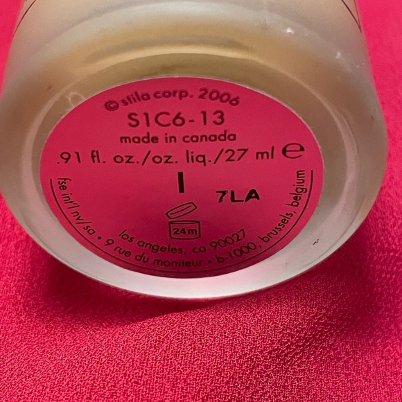 Stila Oil Free Make Up - Foundation - Picture 2 of 3